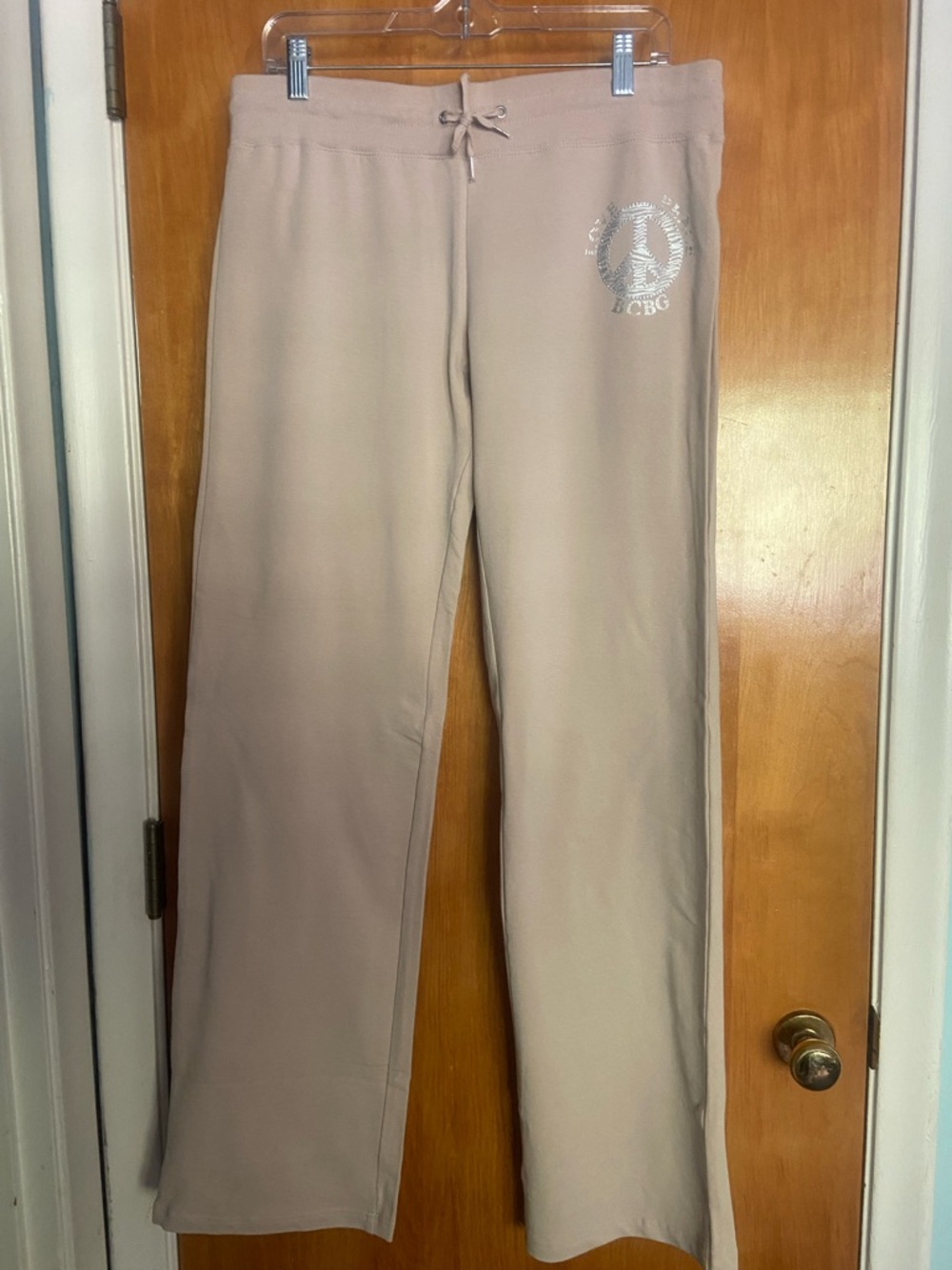 ✌️BCBGMaxAzria Beige Zip-Up Hoodie/Pants with Silver Logos/Hardware - Picture 8 of 15